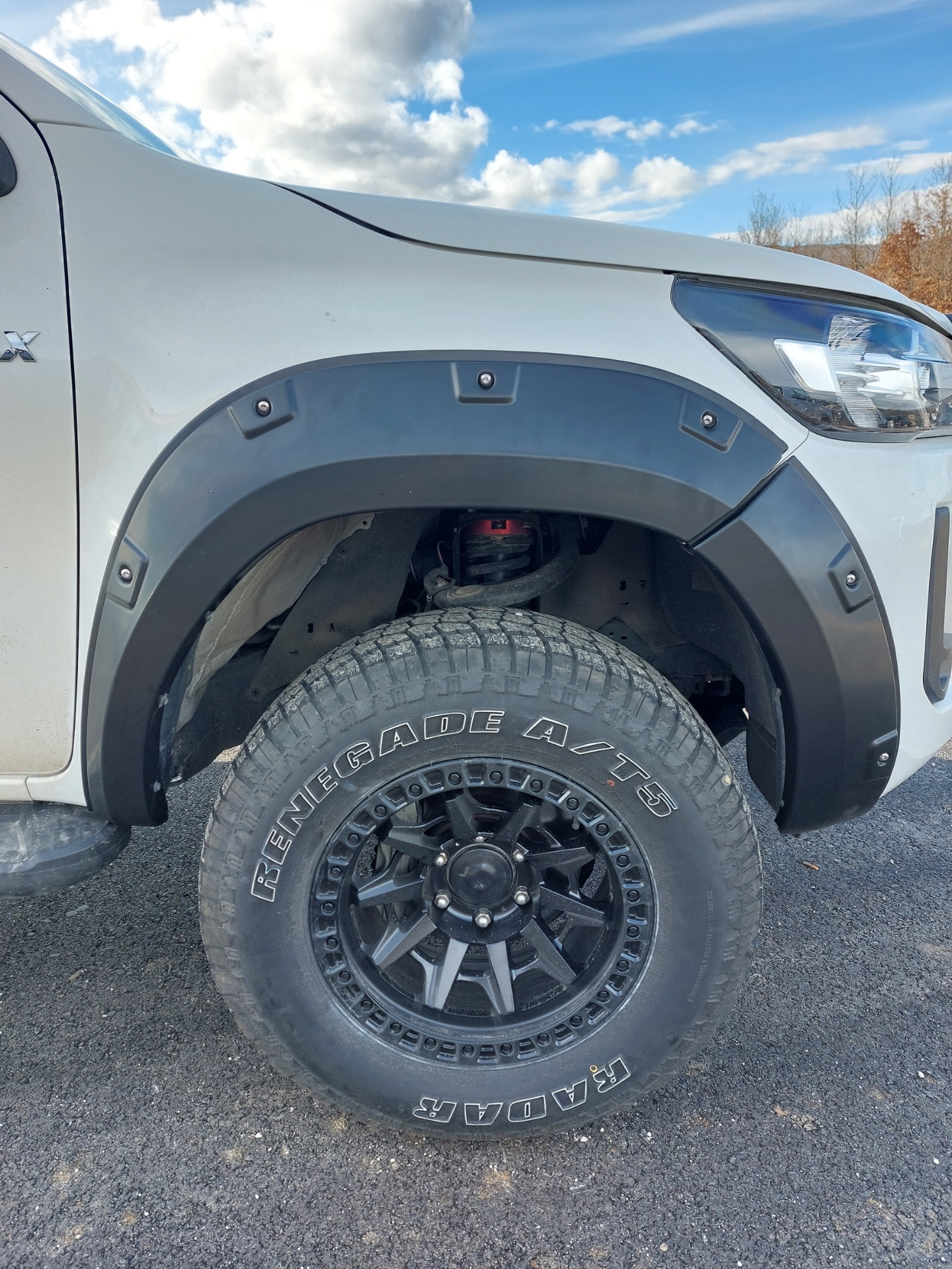 Slika  PVC Rubnik blatobrana Toyota Hilux 2020+